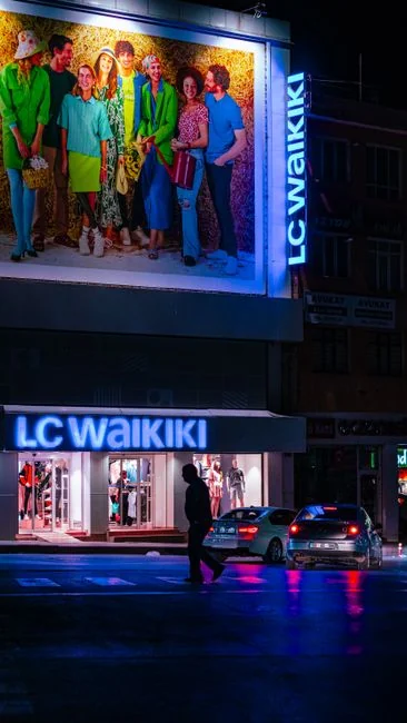 Planner page with note for a Christmas social media campaign.